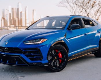 2020 Lamborghini Urus Blue